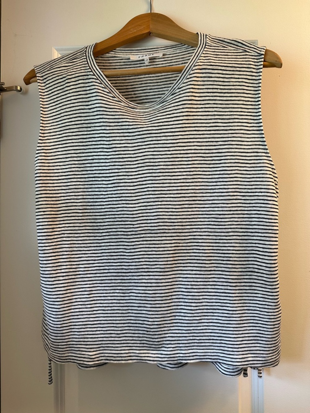 FRAME sleeveless shirt